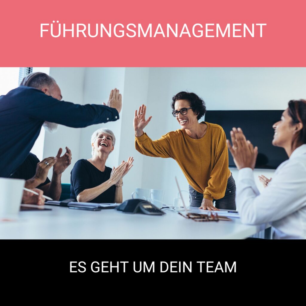 Mehrere Personen in einem Meeting applaudieren und geben sich ein High-Five. Symbol für Teamgeist und erfolgreiches Führungsmanagement.